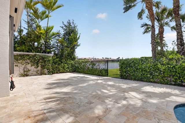 17921 Villa Club Way, Boca Raton, FL 33496