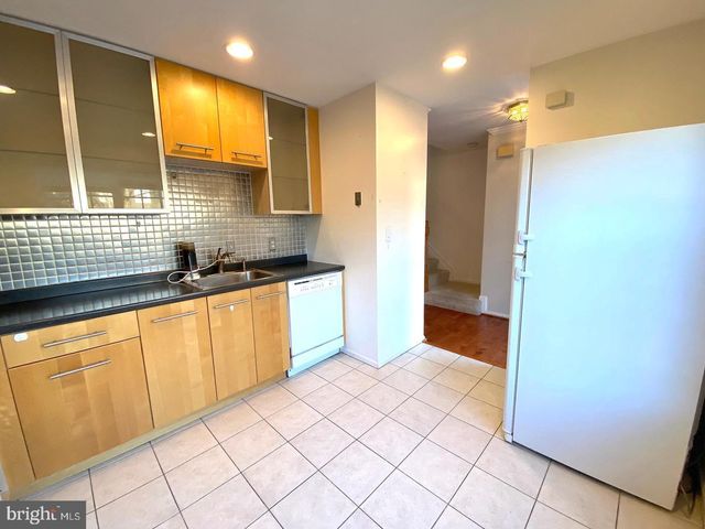 19121 CHERRY BEND DR, Germantown, MD 20874