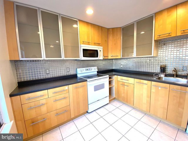 19121 CHERRY BEND DR, Germantown, MD 20874