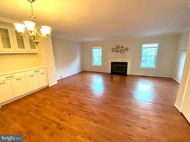 19121 CHERRY BEND DR, Germantown, MD 20874