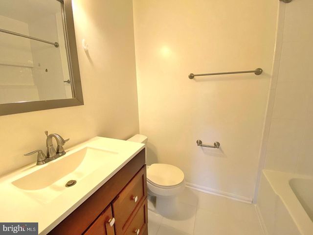 19121 CHERRY BEND DR, Germantown, MD 20874