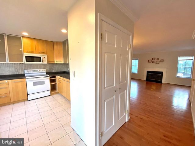 19121 CHERRY BEND DR, Germantown, MD 20874