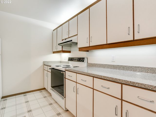 1730 S HARBOR Way 405, Portland, OR 97201