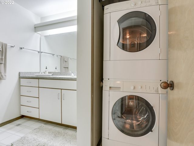1730 S HARBOR Way 405, Portland, OR 97201