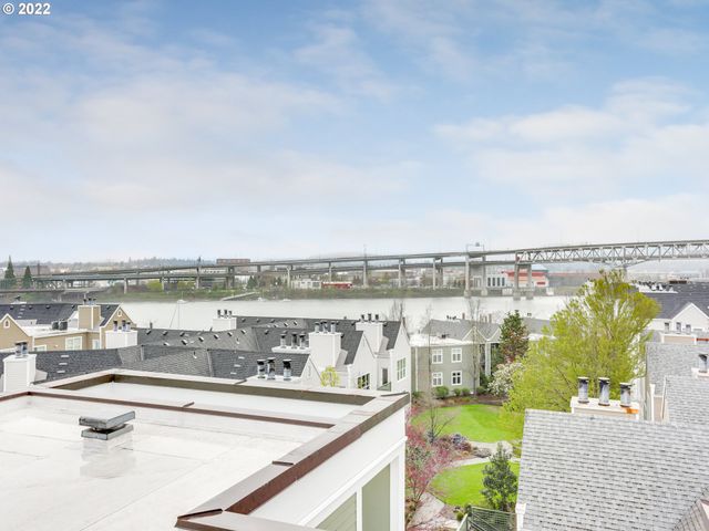 1730 S HARBOR Way 405, Portland, OR 97201