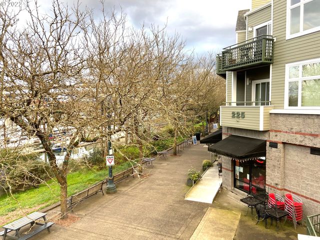 1730 S HARBOR Way 405, Portland, OR 97201