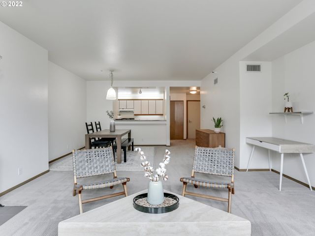 1730 S HARBOR Way 405, Portland, OR 97201