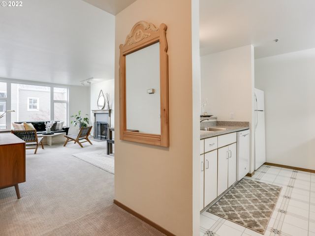 1730 S HARBOR Way 405, Portland, OR 97201