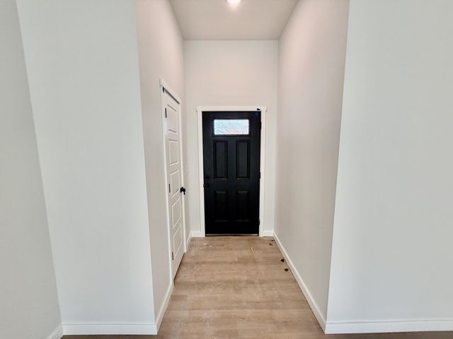 606 E Walnut Street, Ozark, MO 65721