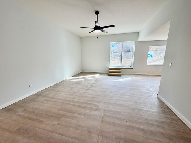 606 E Walnut Street, Ozark, MO 65721