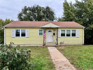 1831 Martha Lane, St Joseph, MO 64501