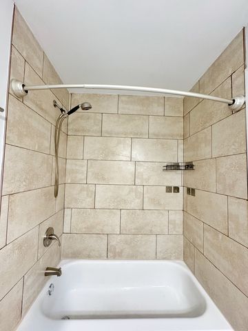 576 Greystone Lane C2, Wheeling, IL 60090