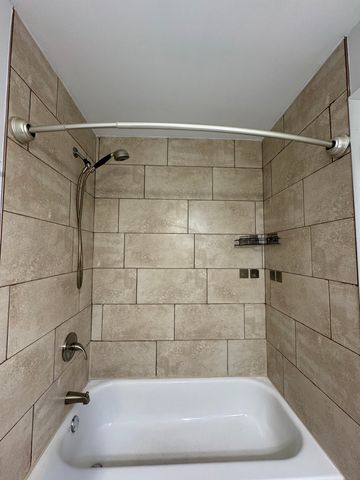 576 Greystone Lane C2, Wheeling, IL 60090