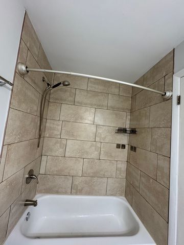 576 Greystone Lane C2, Wheeling, IL 60090