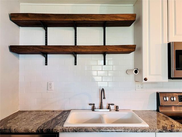 1930 DOUGLAS AVENUE, Clearwater, FL 33755