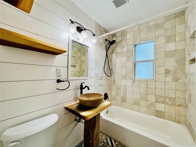 1930 DOUGLAS AVENUE, Clearwater, FL 33755