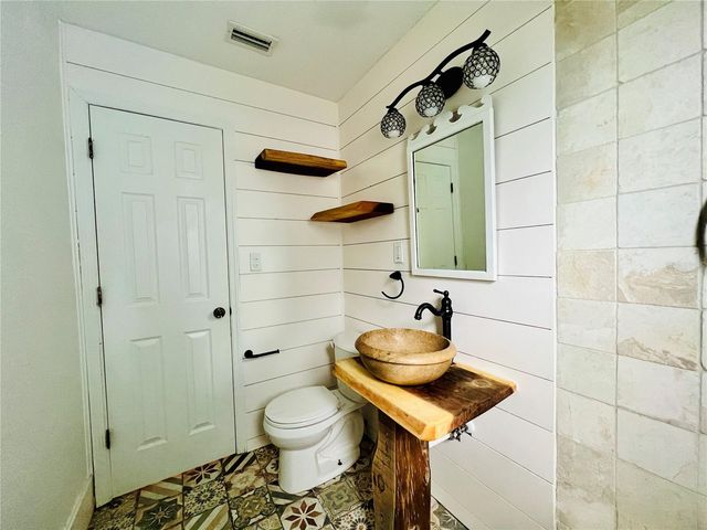 1930 DOUGLAS AVENUE, Clearwater, FL 33755