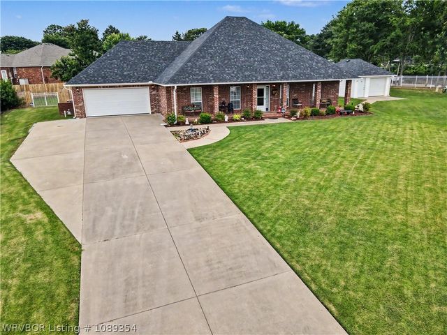 4 Katie Court, Lavaca, AR 72941