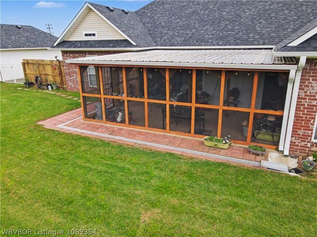 4 Katie Court, Lavaca, AR 72941