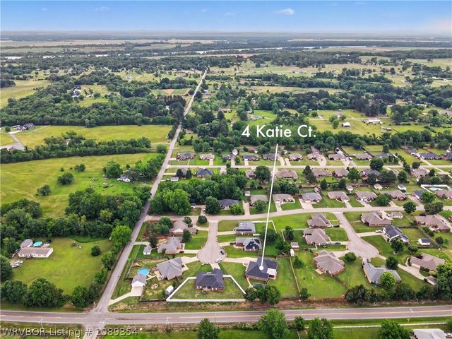 4 Katie Court, Lavaca, AR 72941