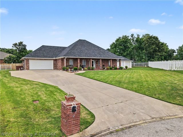 4 Katie Court, Lavaca, AR 72941