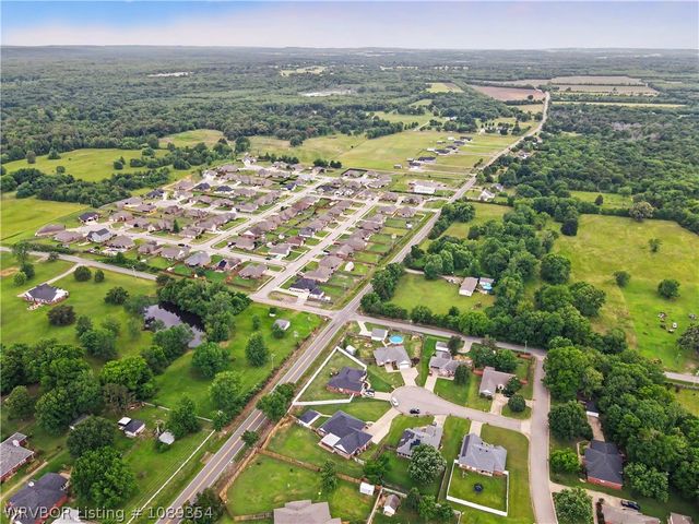 4 Katie Court, Lavaca, AR 72941