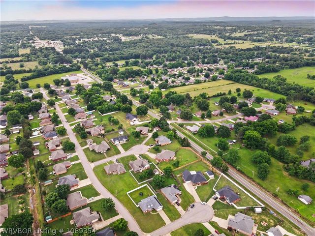 4 Katie Court, Lavaca, AR 72941