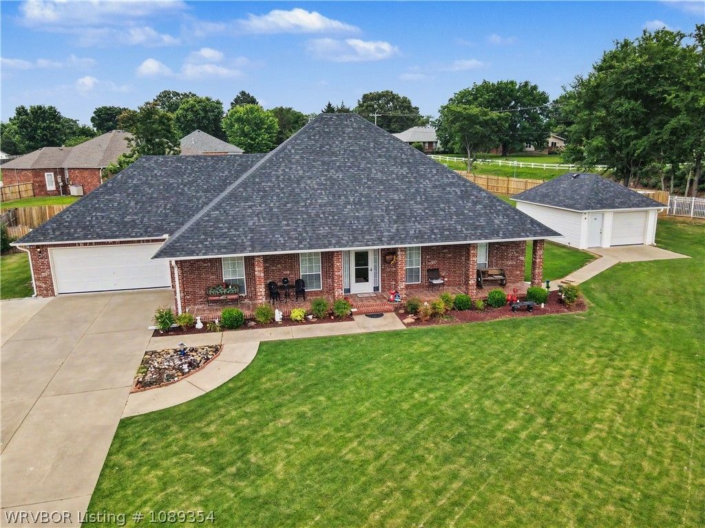 4 Katie Court, Lavaca, AR 72941