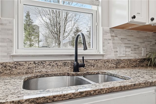 2704 Pittsburgh, Franklin Park, PA 15143