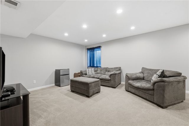 2704 Pittsburgh, Franklin Park, PA 15143