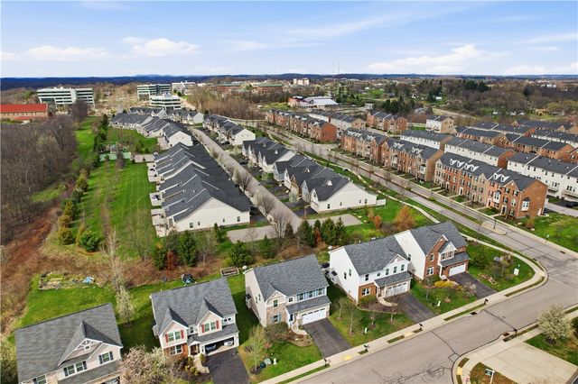 2704 Pittsburgh, Franklin Park, PA 15143