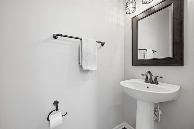 2704 Pittsburgh, Franklin Park, PA 15143