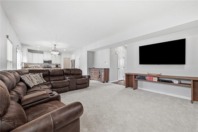 2704 Pittsburgh, Franklin Park, PA 15143