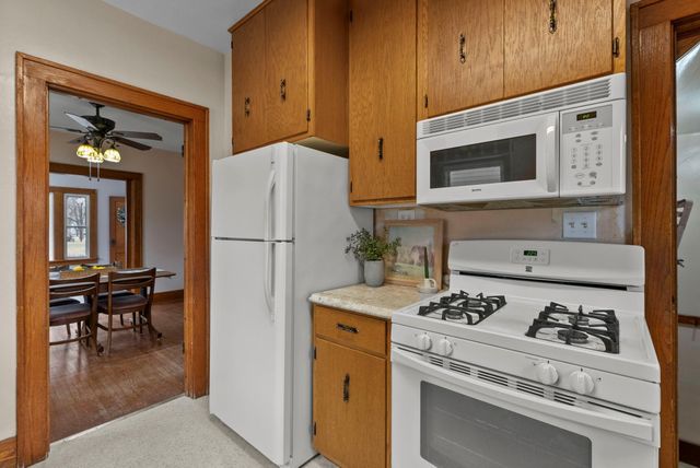 201 3rd Street S, Raymond, MN 56282