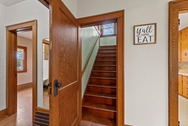 201 3rd Street S, Raymond, MN 56282