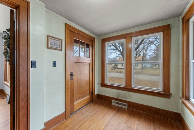 201 3rd Street S, Raymond, MN 56282