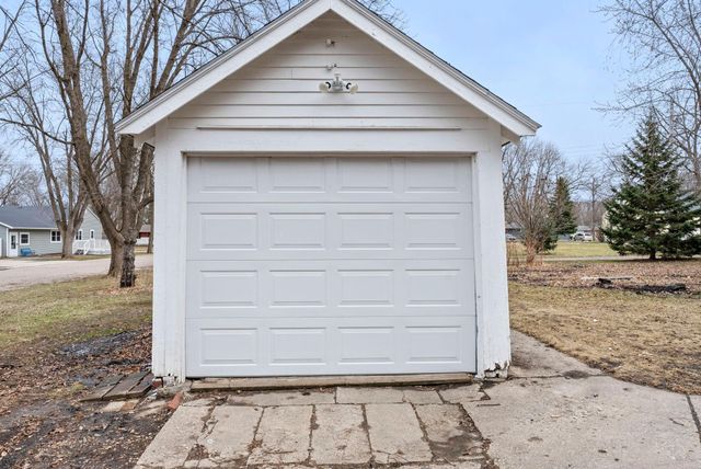 201 3rd Street S, Raymond, MN 56282