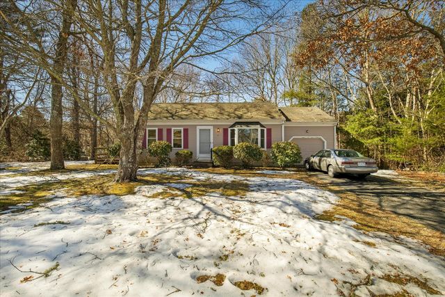 47 May Lane, Centerville, MA 02632