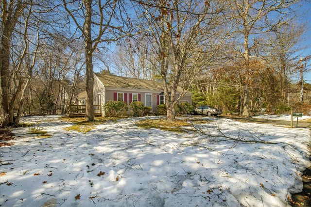 47 May Lane, Centerville, MA 02632