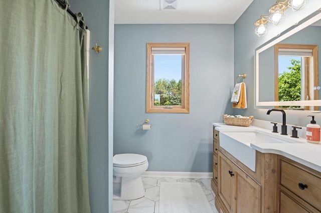 W330N5888 Cedar Bay DRIVE, Nashotah, WI 53058