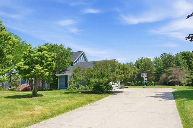 W330N5888 Cedar Bay DRIVE, Nashotah, WI 53058