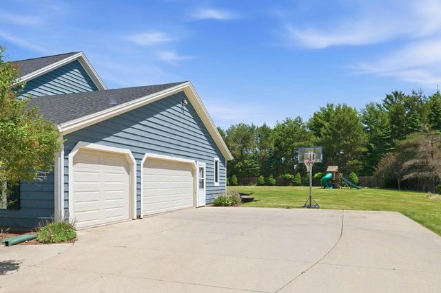W330N5888 Cedar Bay DRIVE, Nashotah, WI 53058