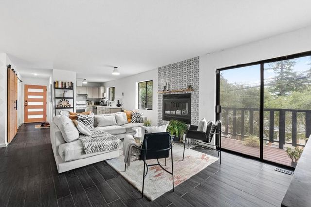 3320 Robinson Drive, Oakland, CA 94602