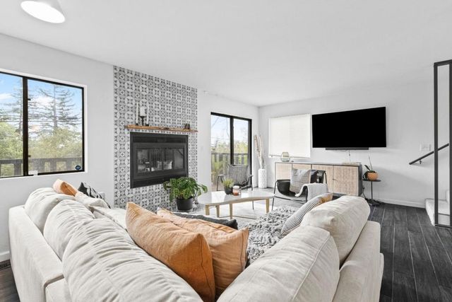 3320 Robinson Drive, Oakland, CA 94602