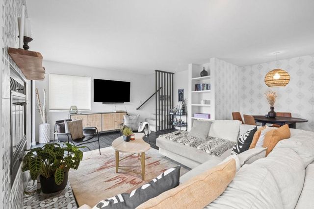 3320 Robinson Drive, Oakland, CA 94602