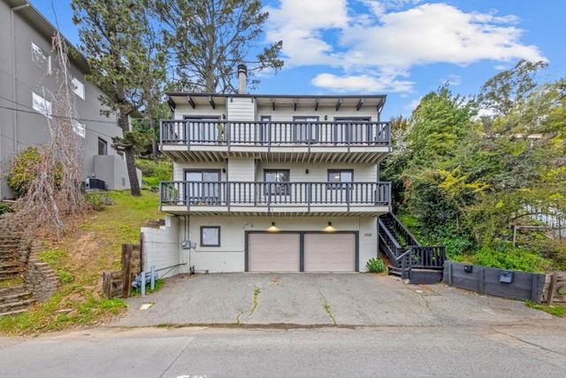 3320 Robinson Drive, Oakland, CA 94602