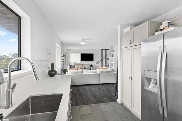 3320 Robinson Drive, Oakland, CA 94602