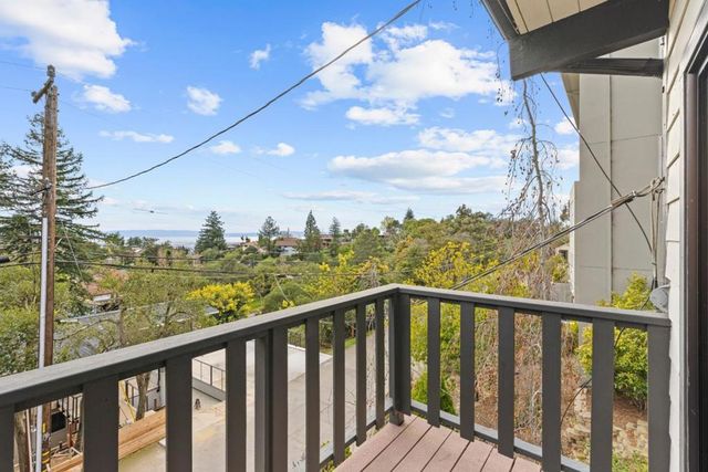 3320 Robinson Drive, Oakland, CA 94602