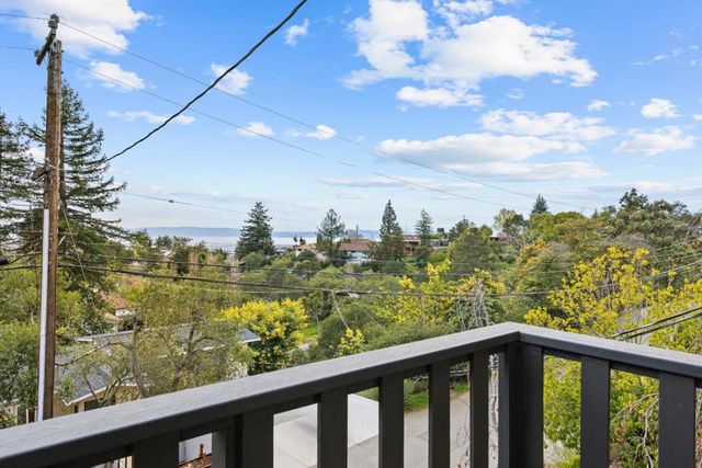 3320 Robinson Drive, Oakland, CA 94602