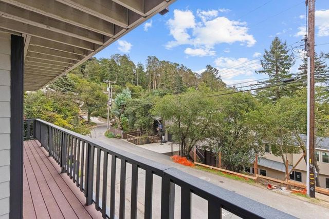 3320 Robinson Drive, Oakland, CA 94602